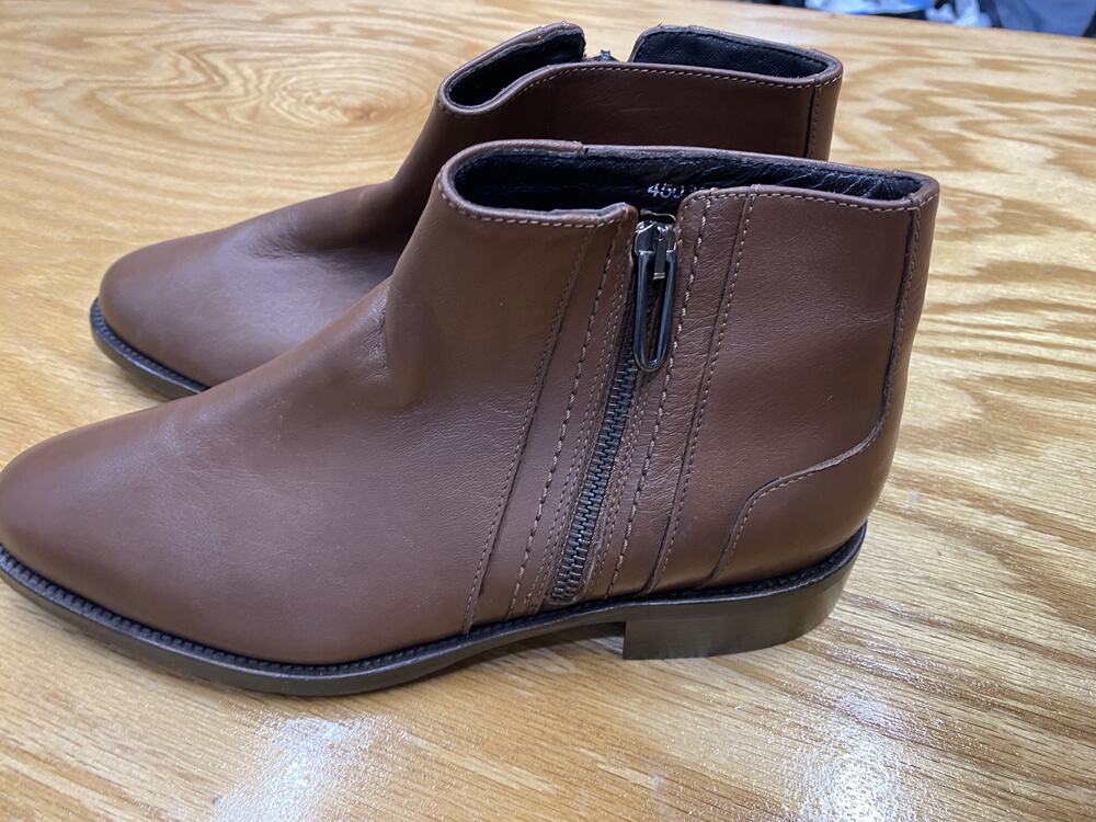 Aquatalia Nadie Women's 7.5 Black Leather Side Zipper Almond Toe Ankle Boots
